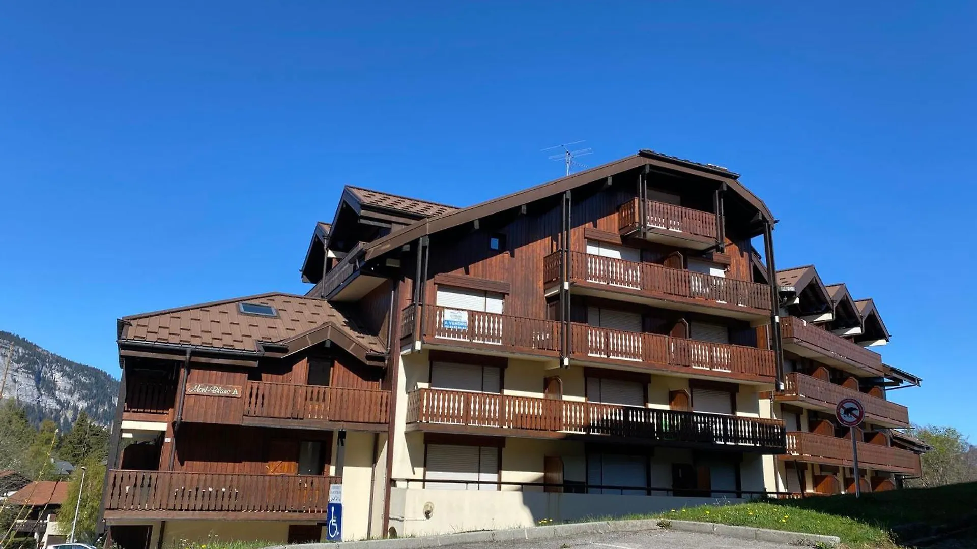 Apartment Appartement Renove 4 Pers Avec Balcon, Au Coeur De La Station, A 750M Des Pistes Et Proche Commerces - Fr-1-572-20 Araches-la-Frasse France